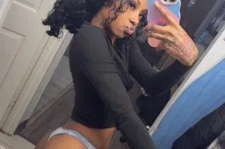 incalls & out👅 .. downtown/university area📍Wet & pretty💦 🥰 !! Fuck Me Daddy , lets have fun.. 💦😊 - Image 2