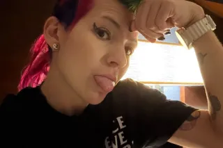 Manic pixie dream Minx, leaving today - Image 5